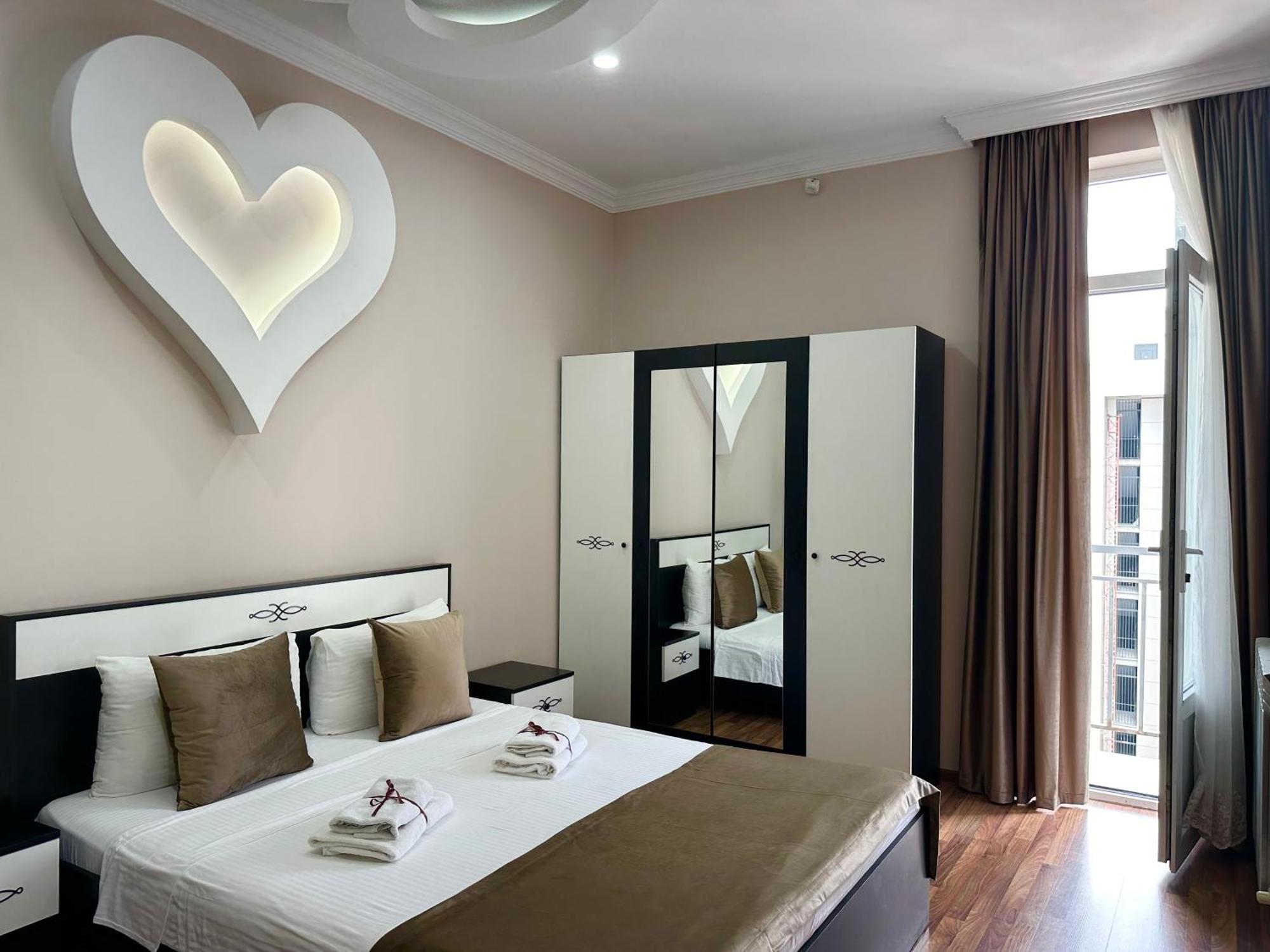 Grand Home Batumi Pokoj fotografie